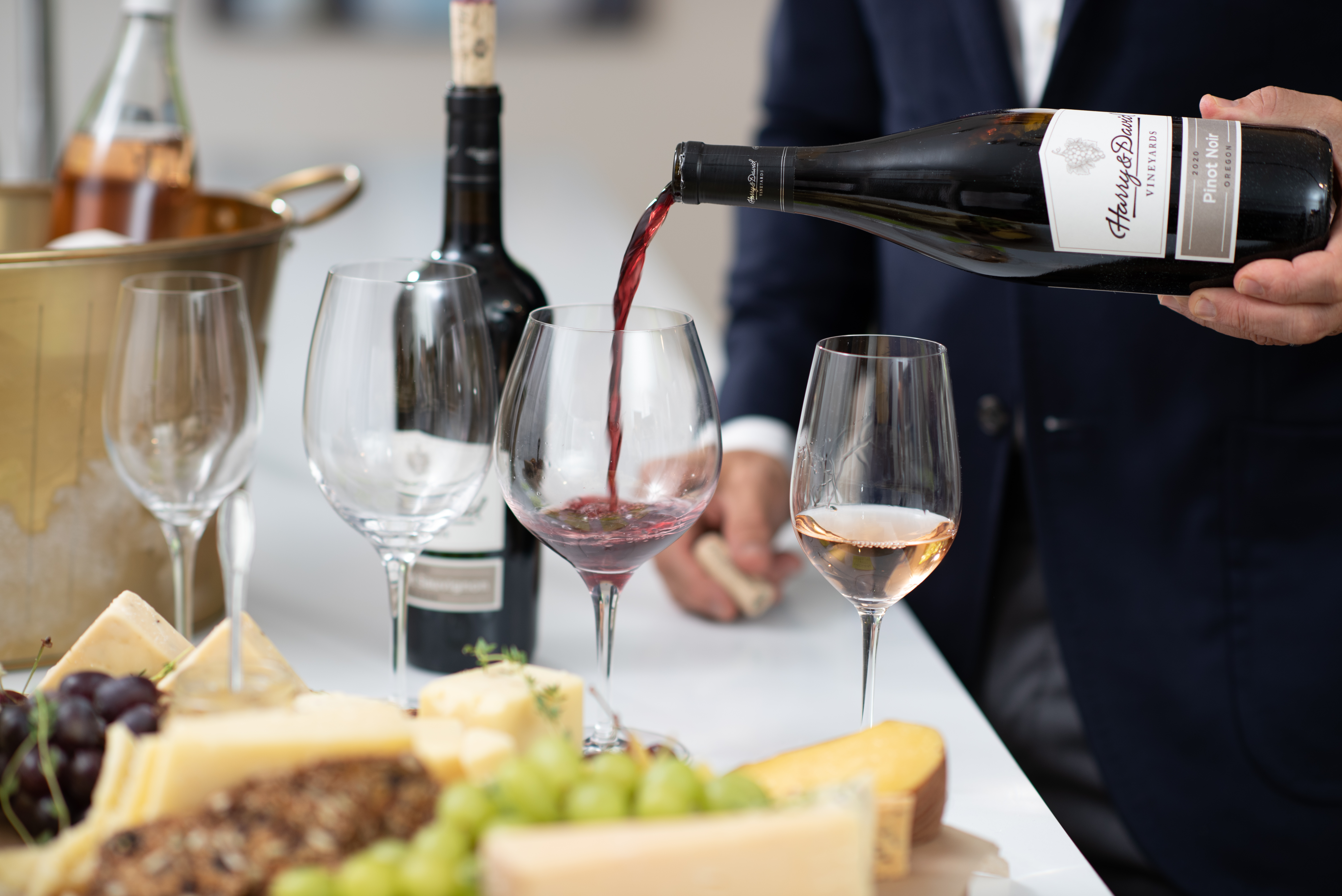 Harry & David® and Celebrity Chef Geoffrey Zakarian Serve Up an Inspiring Product Collection and Tips for Celebrating the Holiday Season 