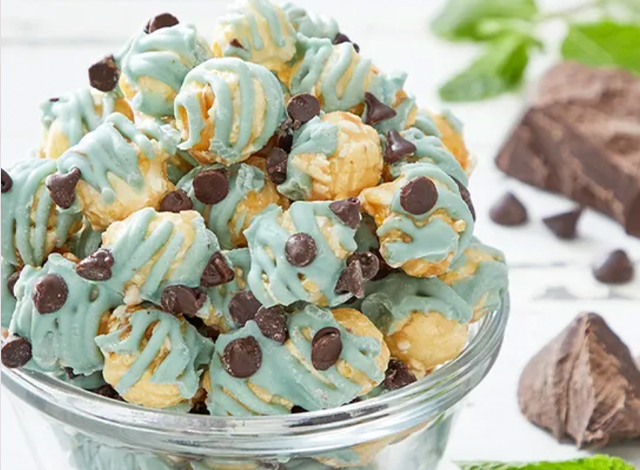 Mint Chocolate Chip Popcorn