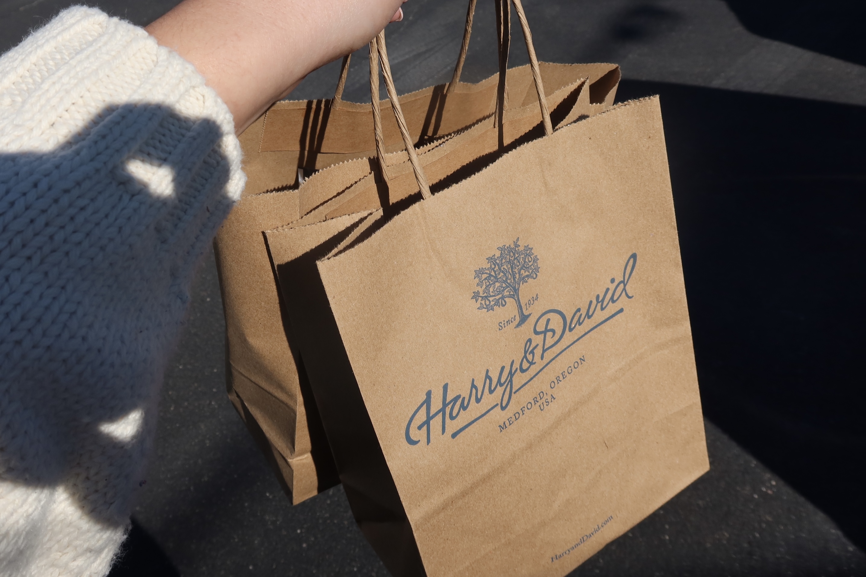 1-800-Flowers.com Announces Strategic Holiday Pop-Up Retail Expansion